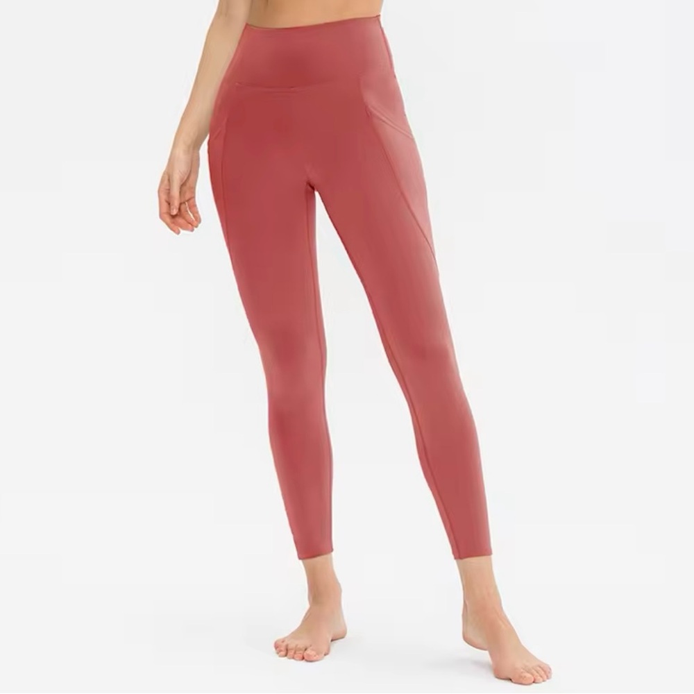 Leggings with Hip Pockets in a Grapefruit Color